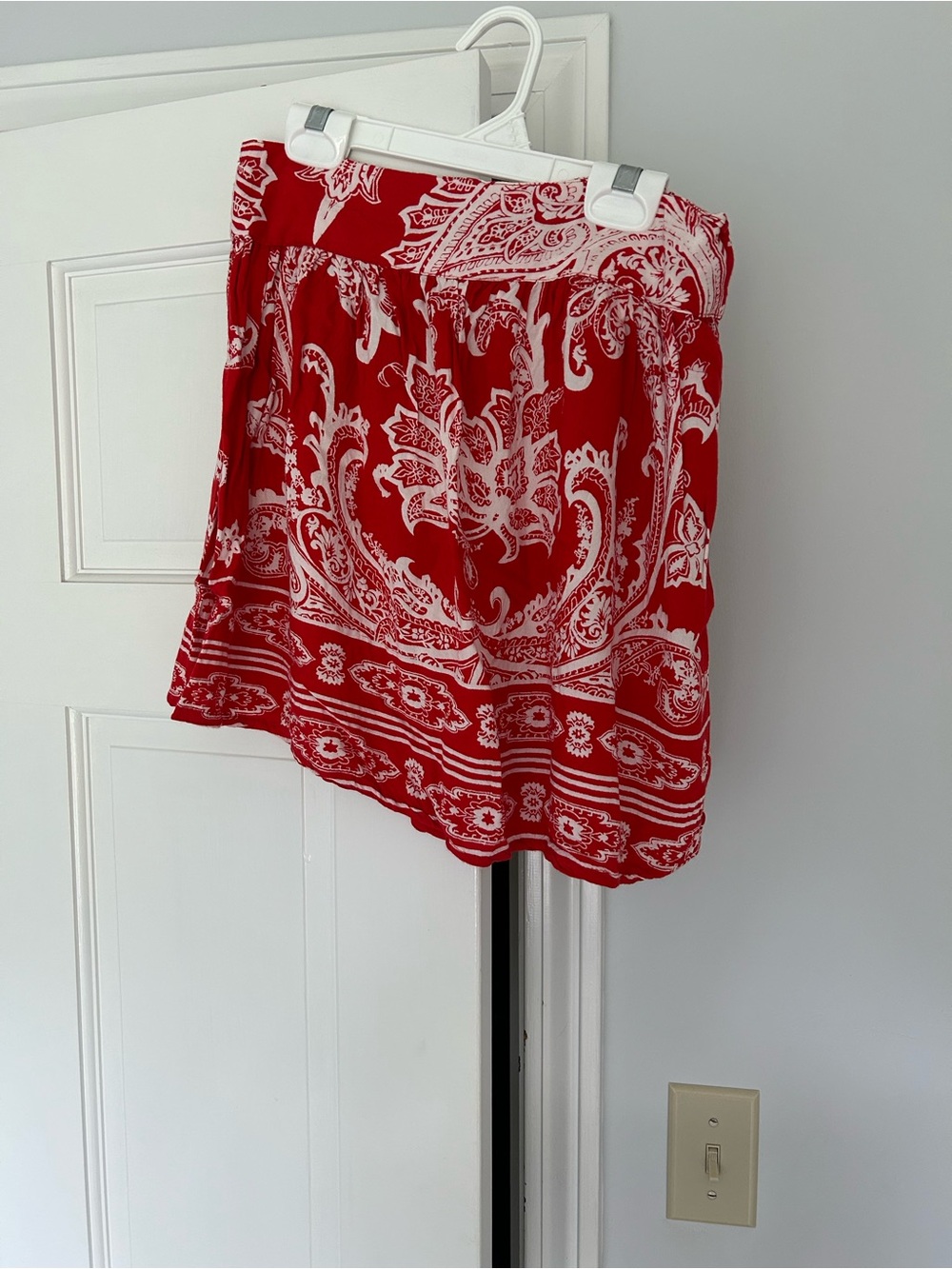 Forever 21 Red and White Paisley skirt